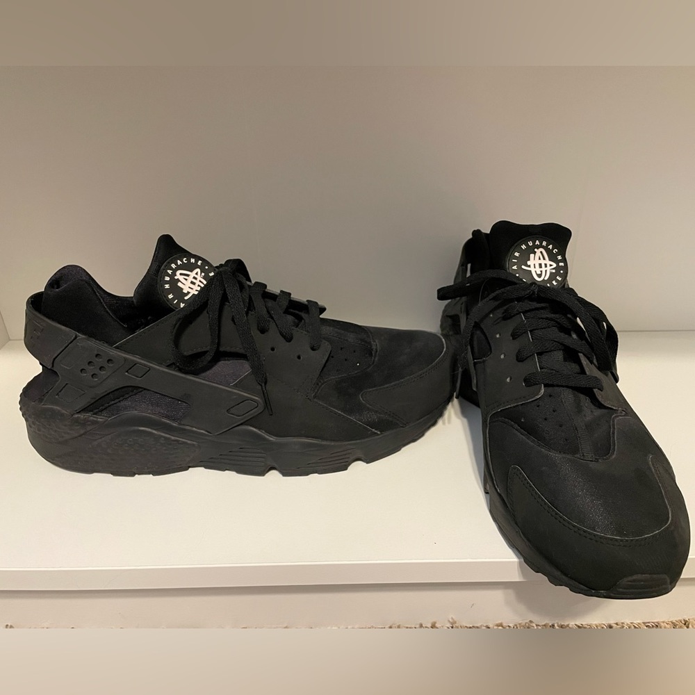 NWOT Men’s Nike Air Huraches